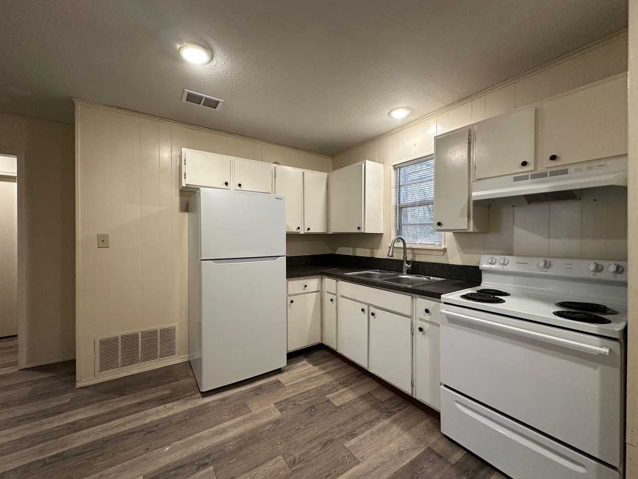 3505 Elm St #A - Photo 3 of 7