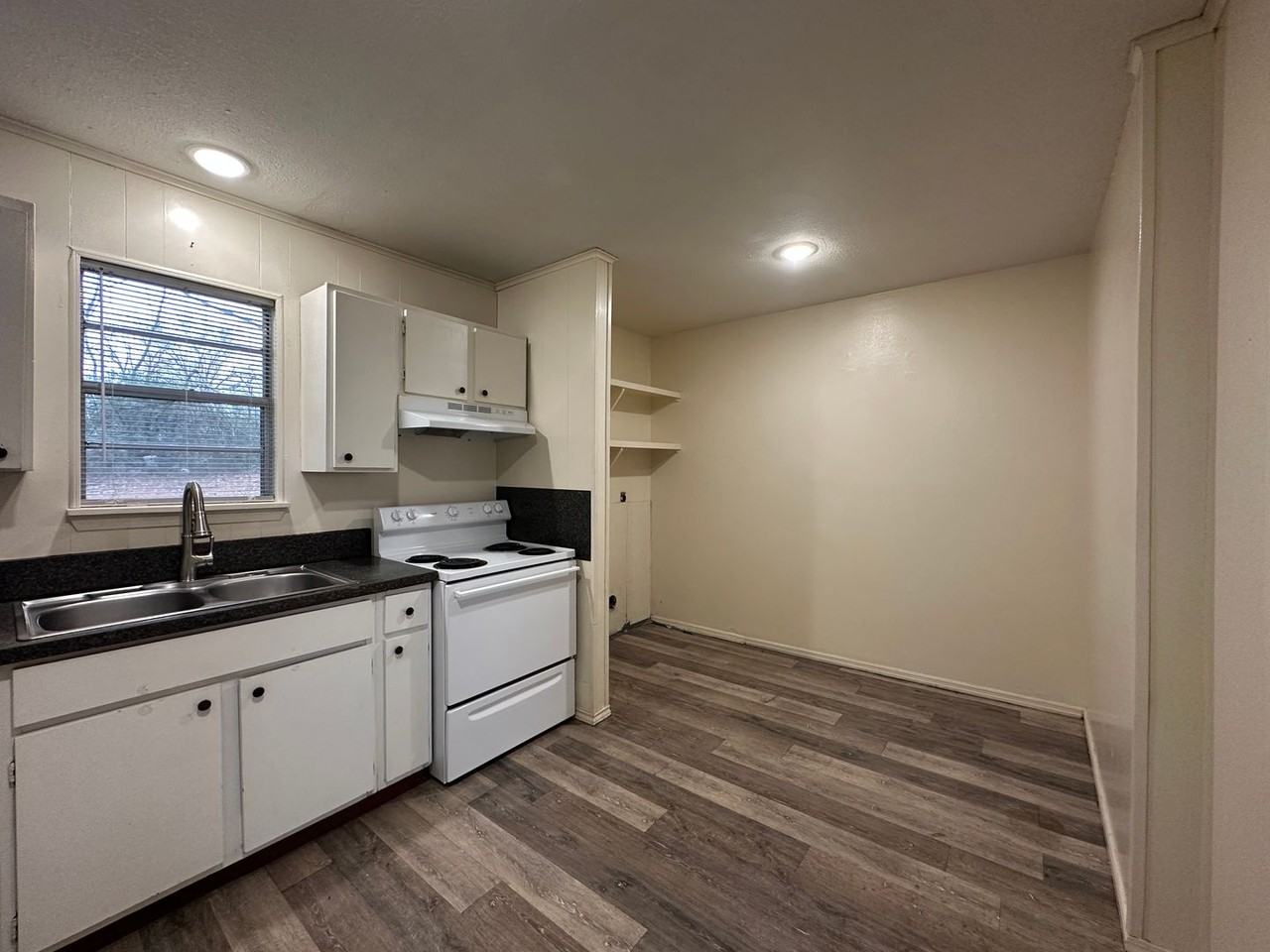 3505 Elm St #A - Photo 4 of 7