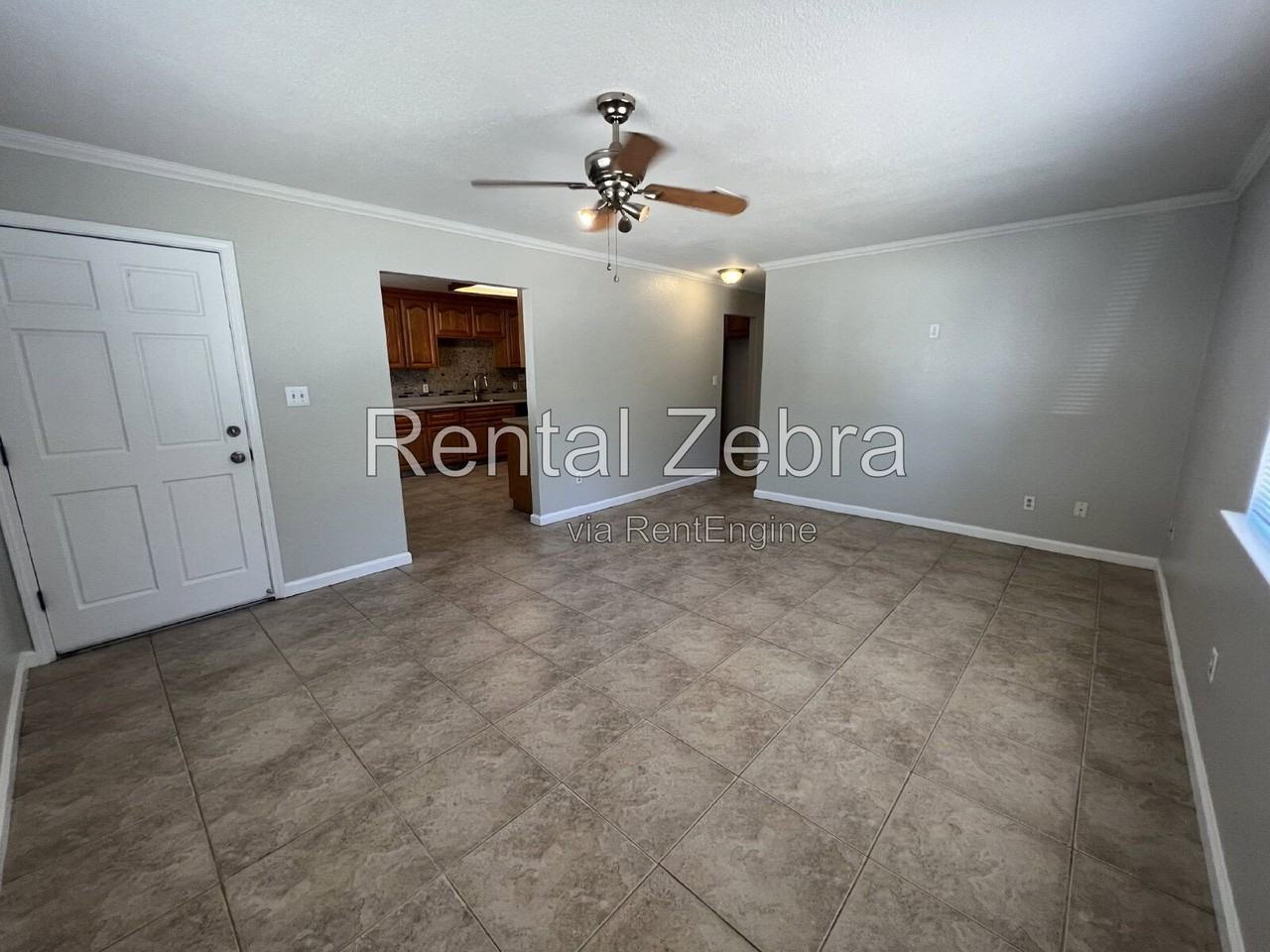 317 Knutson St - Photo 3 of 25