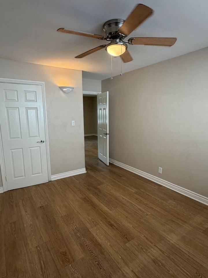 2119 E Westport Dr #2 - Photo 7 of 15