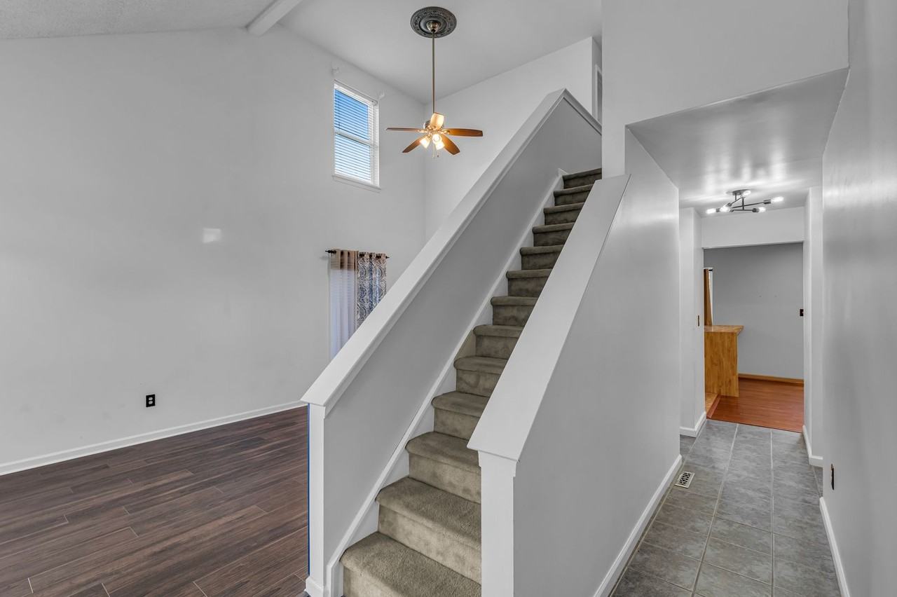 2235 Briarwood Dr - Photo 5 of 27