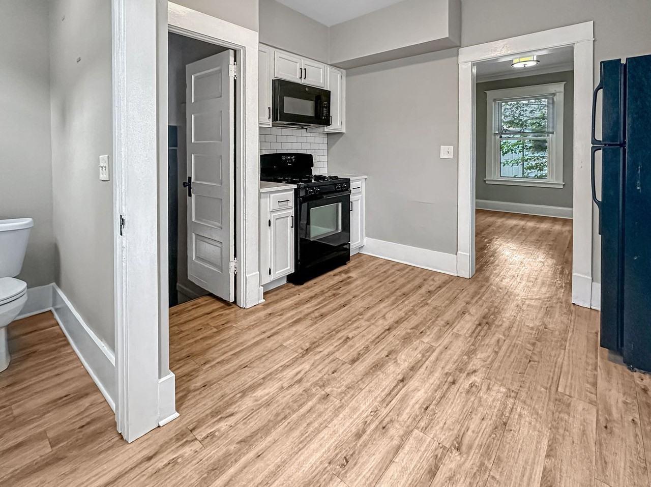 851 Oakdale St Se - Photo 2 of 14