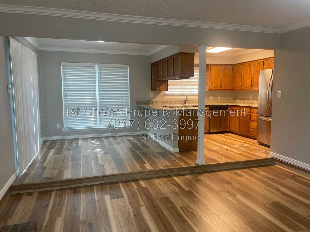 1516 Oakridge Ct W - Photo 4 of 50