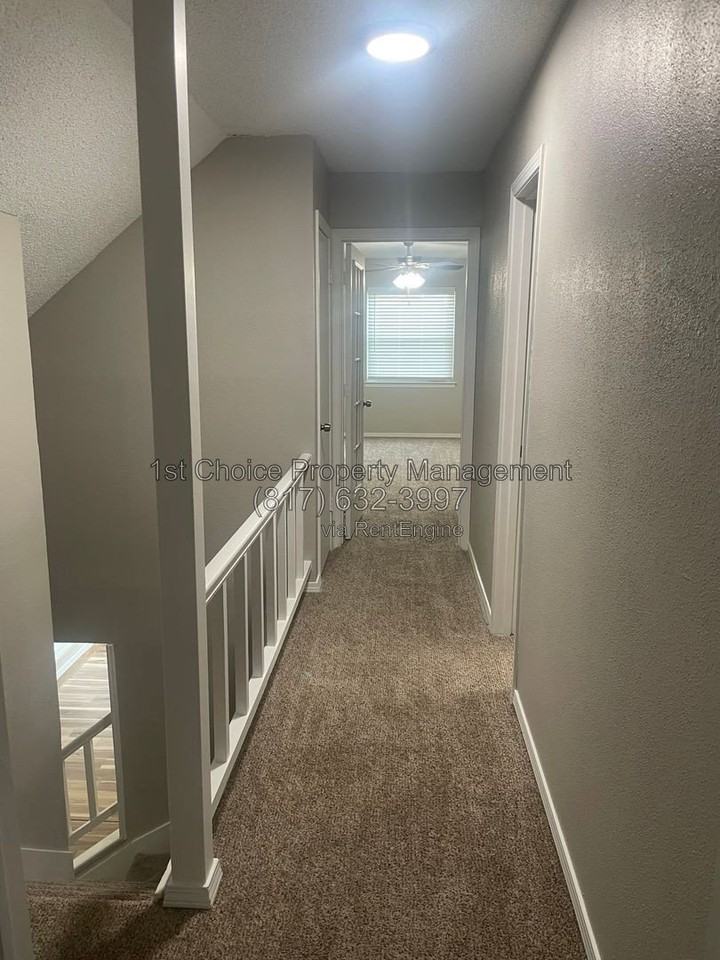 1516 Oakridge Ct W - Photo 6 of 50