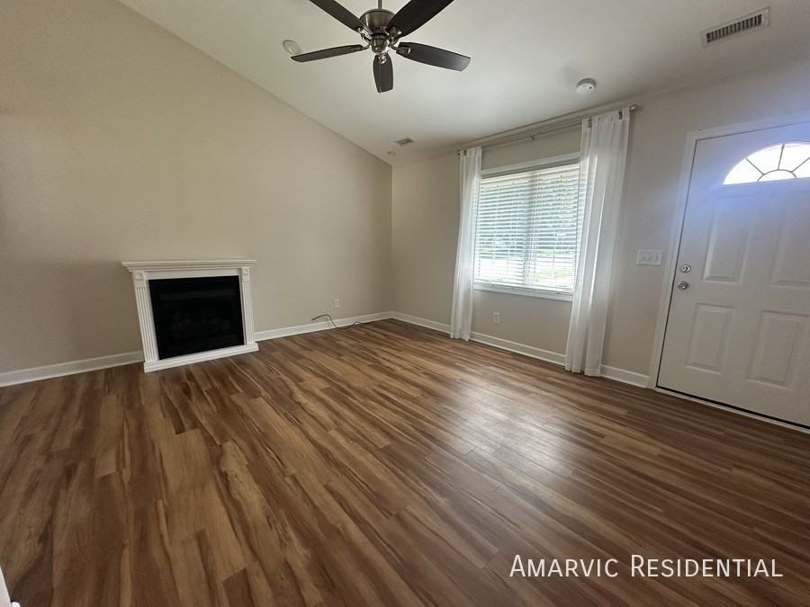 1290 Pyrtle Dr - Photo 3 of 20