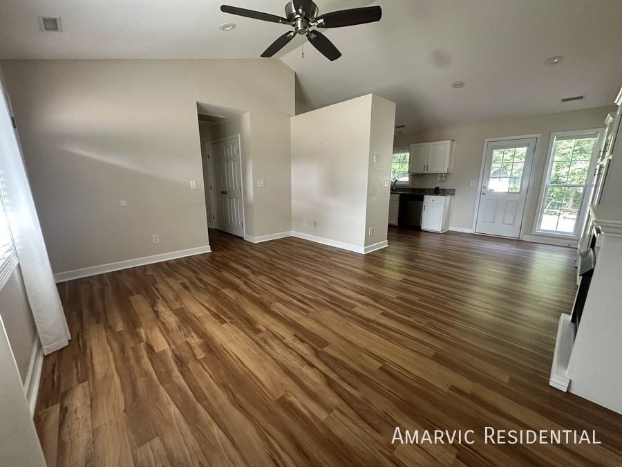 1290 Pyrtle Dr - Photo 5 of 20