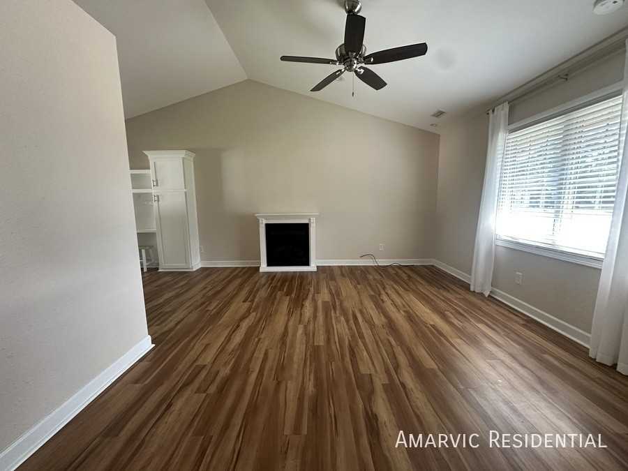 1290 Pyrtle Dr - Photo 6 of 20