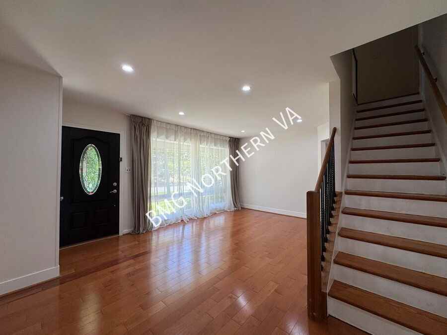 1909 Rollins Dr - Photo 2 of 50