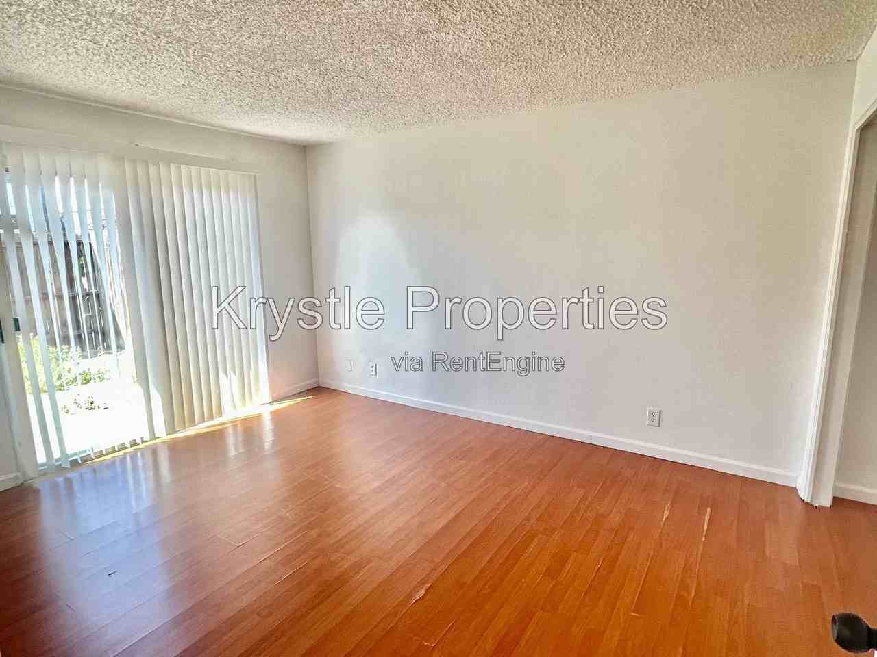1963 Grande Cir #1 - Photo 7 of 10