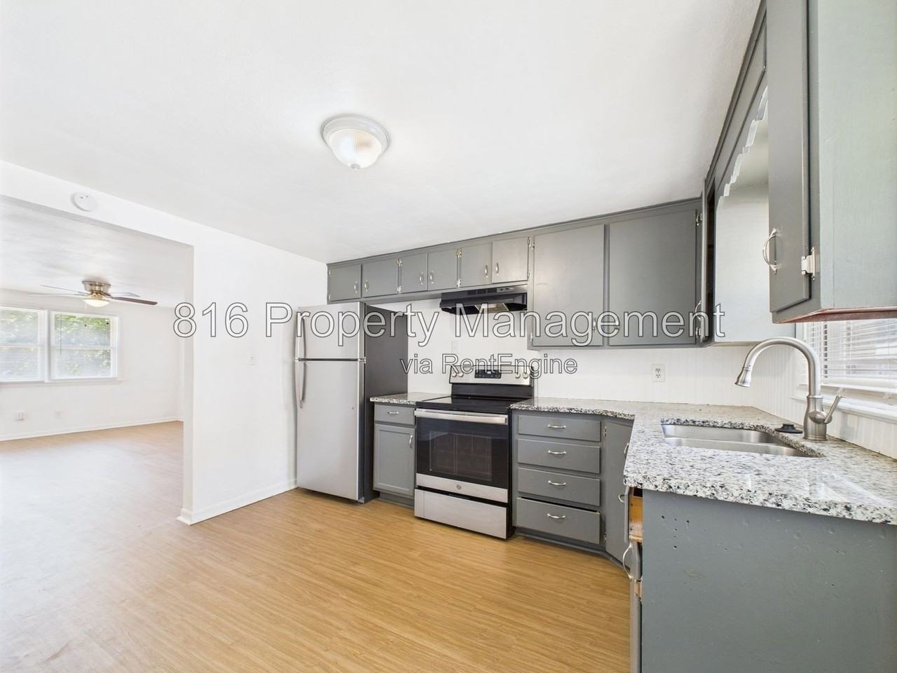 639 S Crysler Ave #A - Photo 4 of 12
