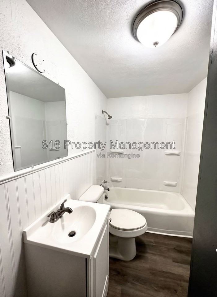 639 S Crysler Ave #A - Photo 7 of 12
