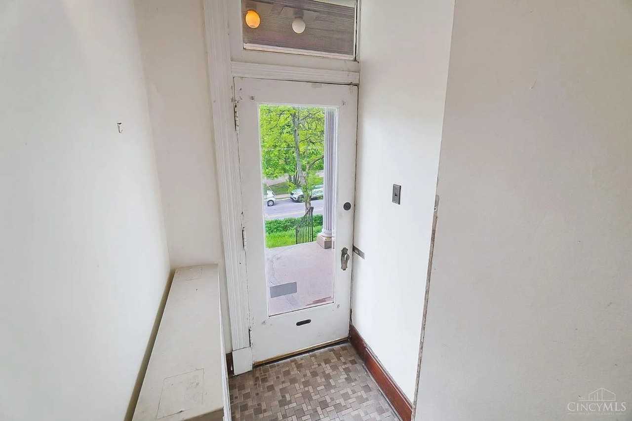 345 Mcalpin Ave #2 - Photo 2 of 23