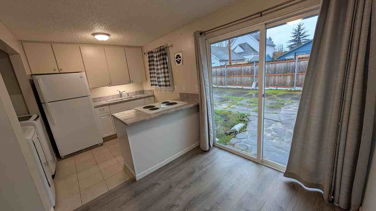 2914 R St #1 - Photo 3 of 14