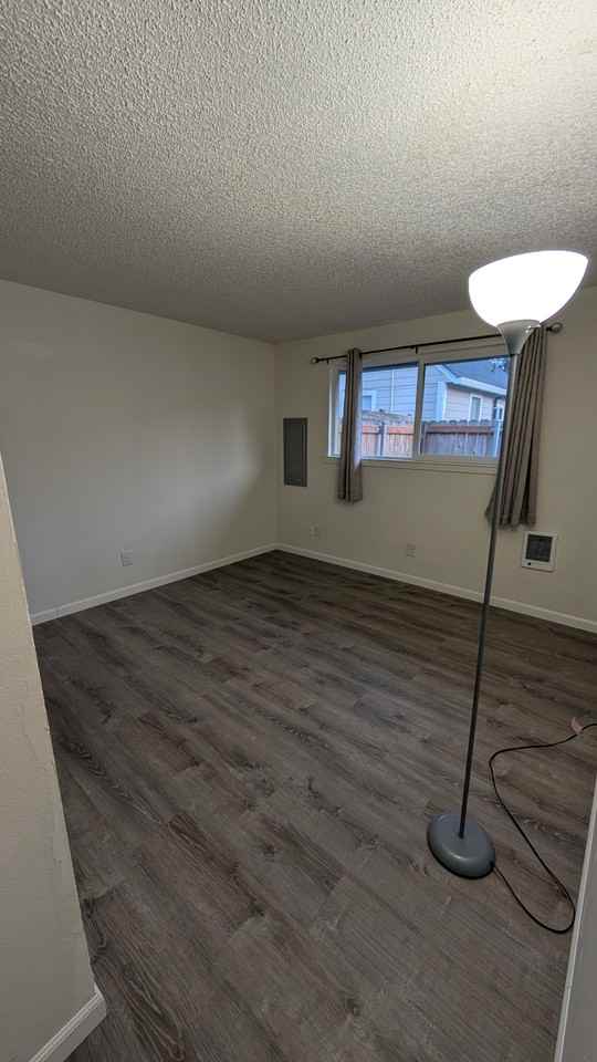 2914 R St #1 - Photo 4 of 14