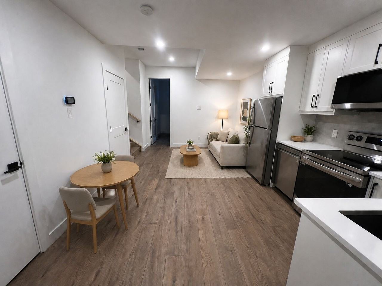 730 22 Ave Nw - Photo 3 of 20