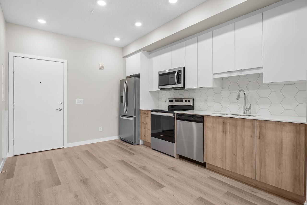 328 -328 17 St Se - Photo 6 of 17