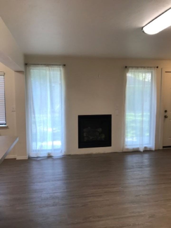 759 Meadows Dr #2 - Photo 3 of 9
