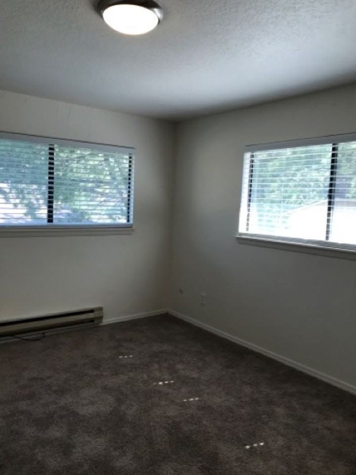 759 Meadows Dr #2 - Photo 6 of 9