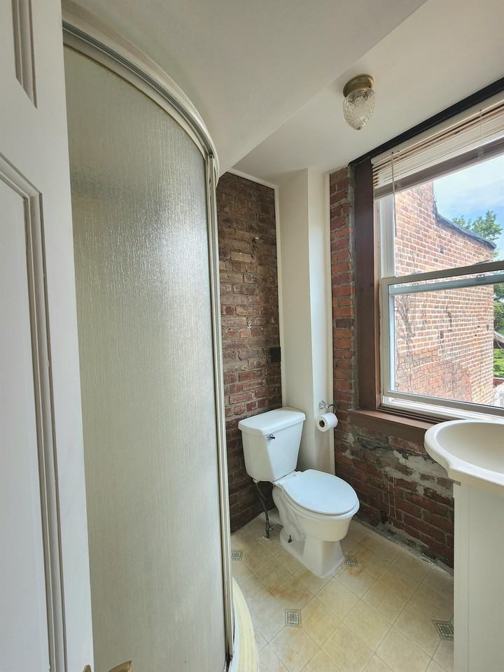 250 Lark St 3rd Fl #3rdFL - Photo 5 of 6