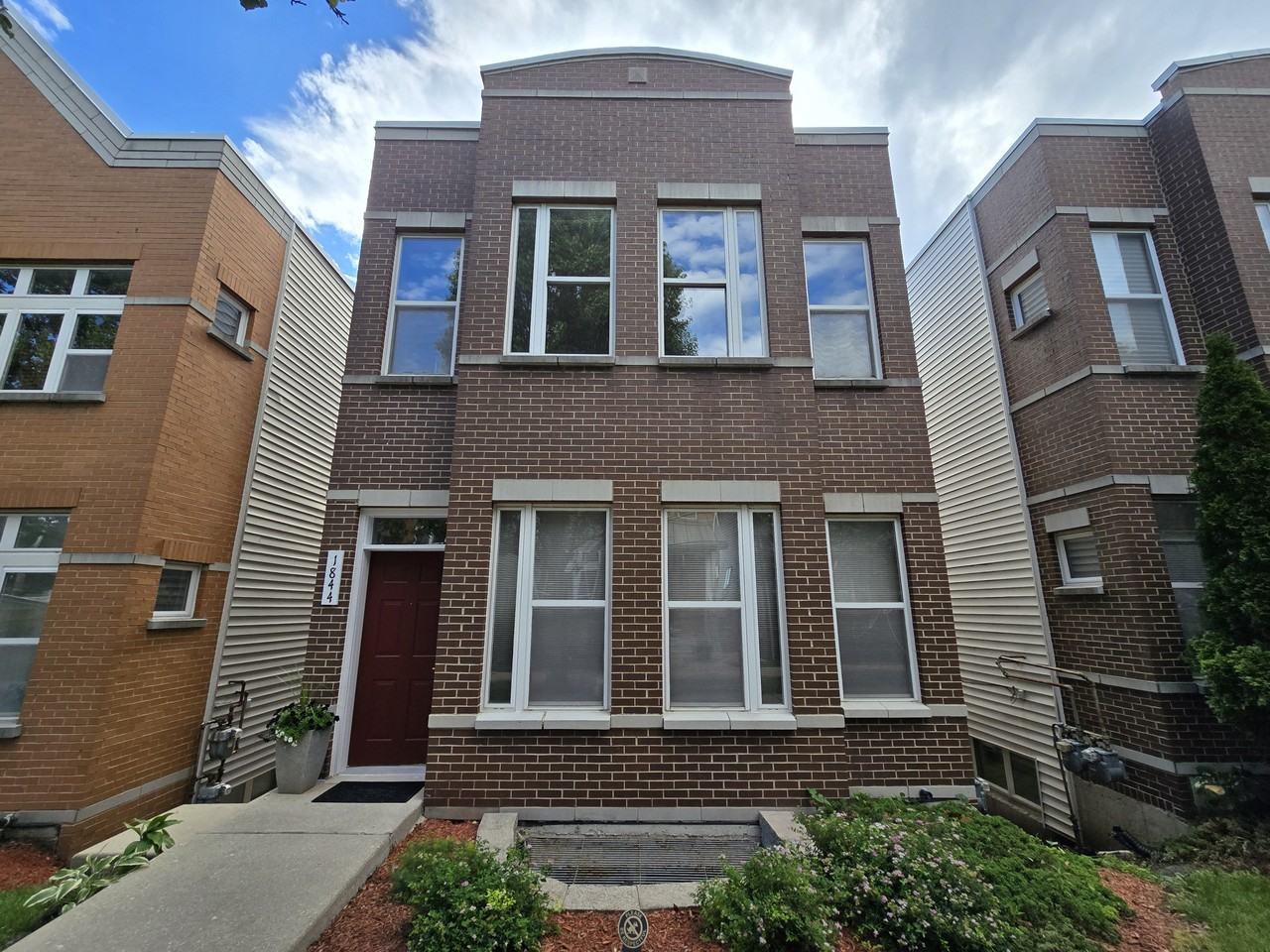 1844 North Lockwood Avenue - BUnit B #B - Photo 2 of 13