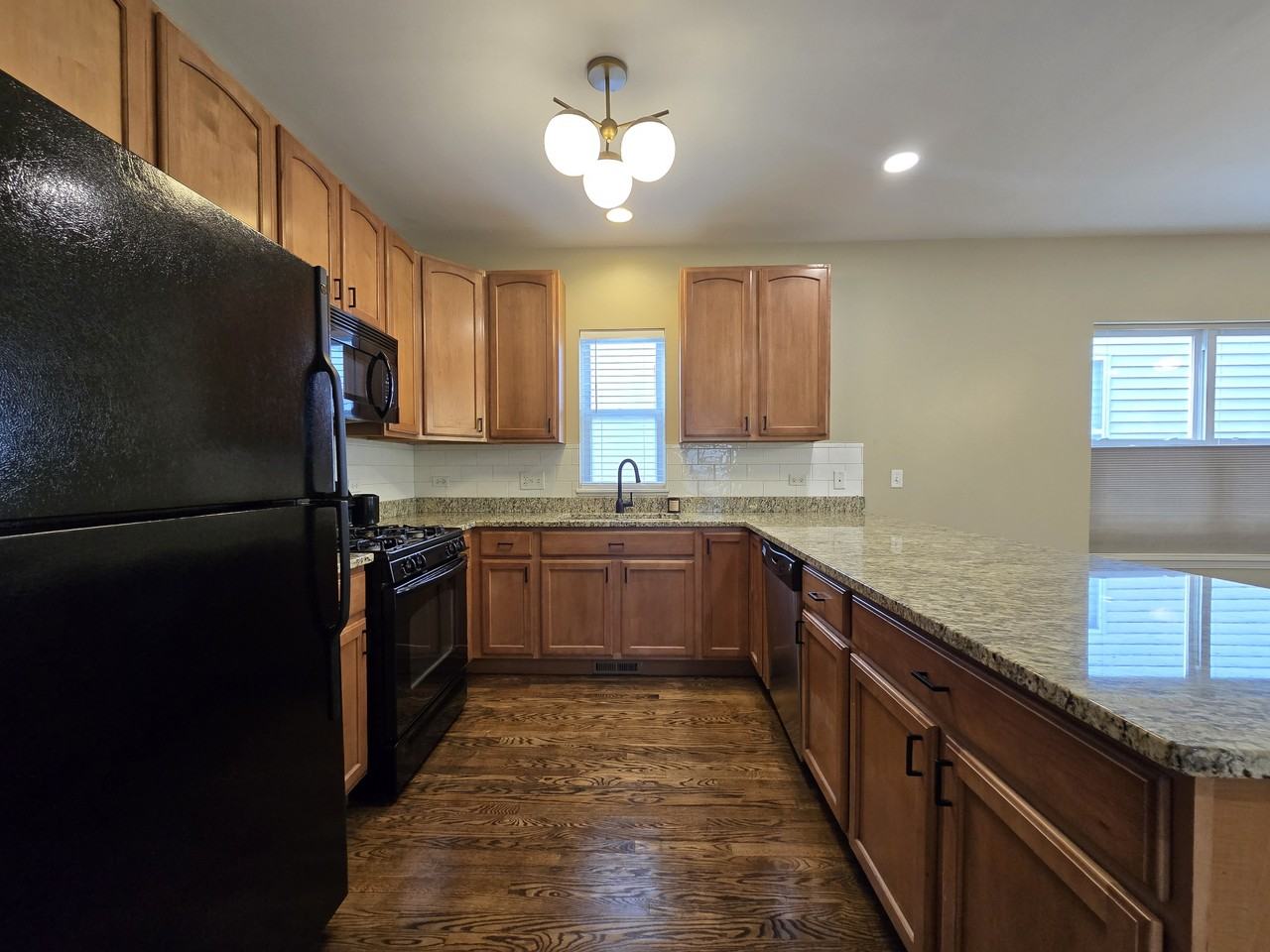 1844 North Lockwood Avenue - BUnit B #B - Photo 5 of 13
