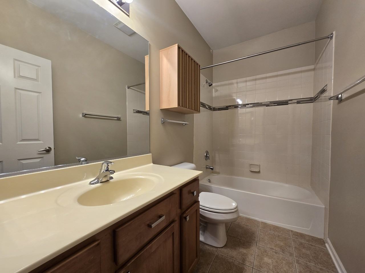 1844 North Lockwood Avenue - BUnit B #B - Photo 7 of 13