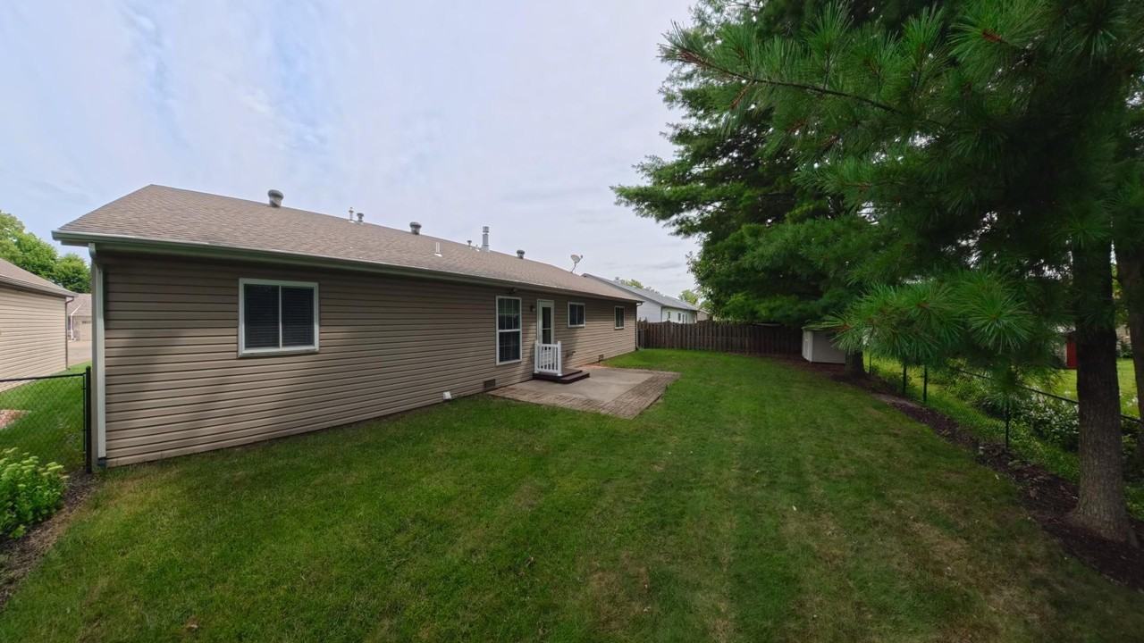 304 Erin Dr #1 - Photo 3 of 26
