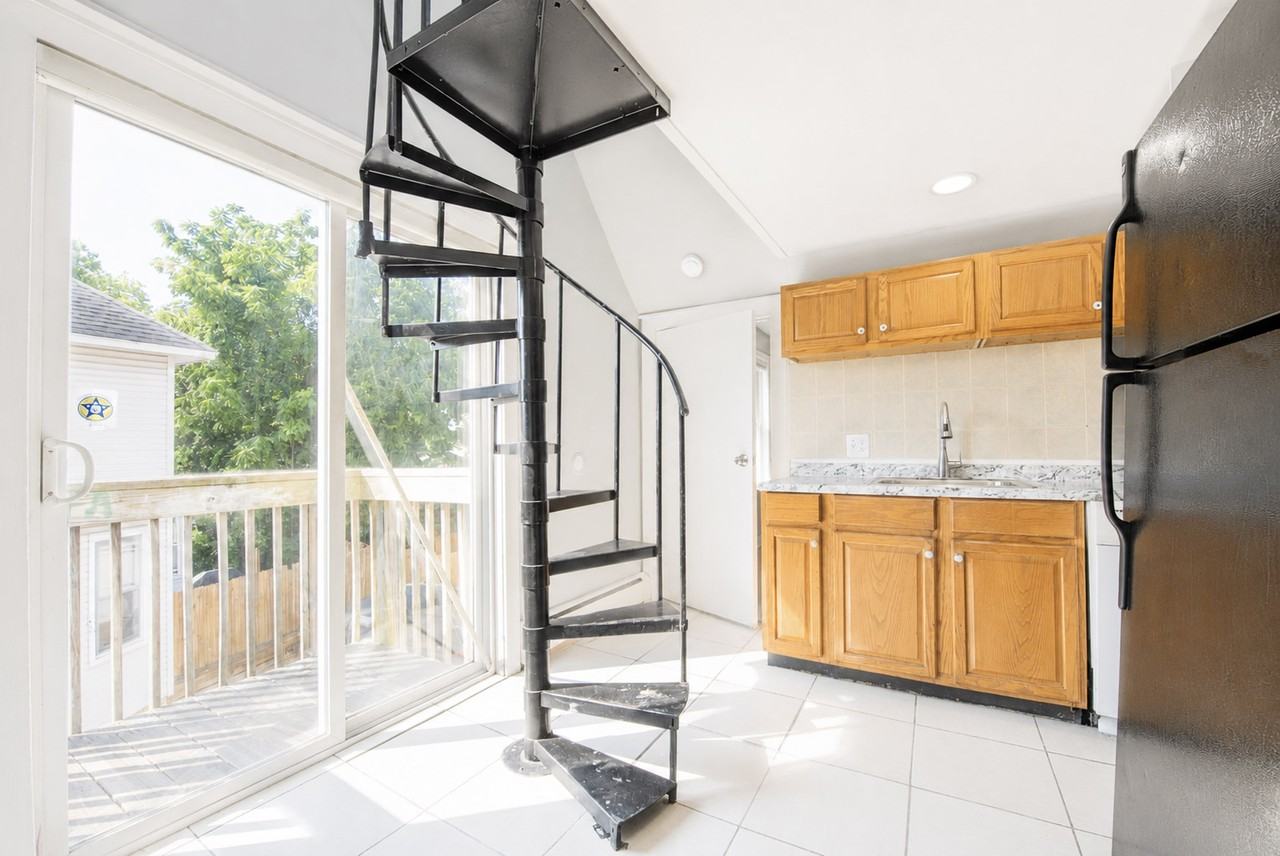 330 S Fairview St #C - Photo 2 of 9