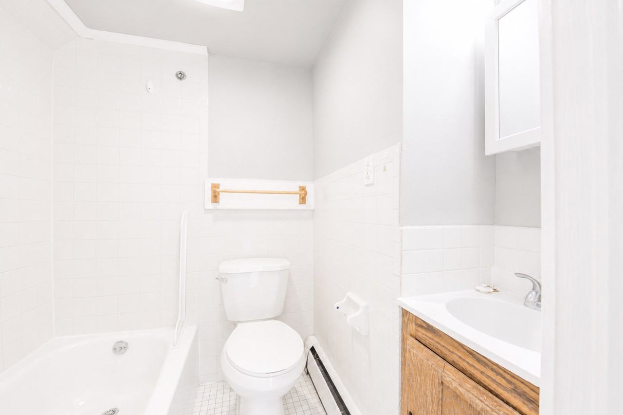 330 S Fairview St #C - Photo 5 of 9