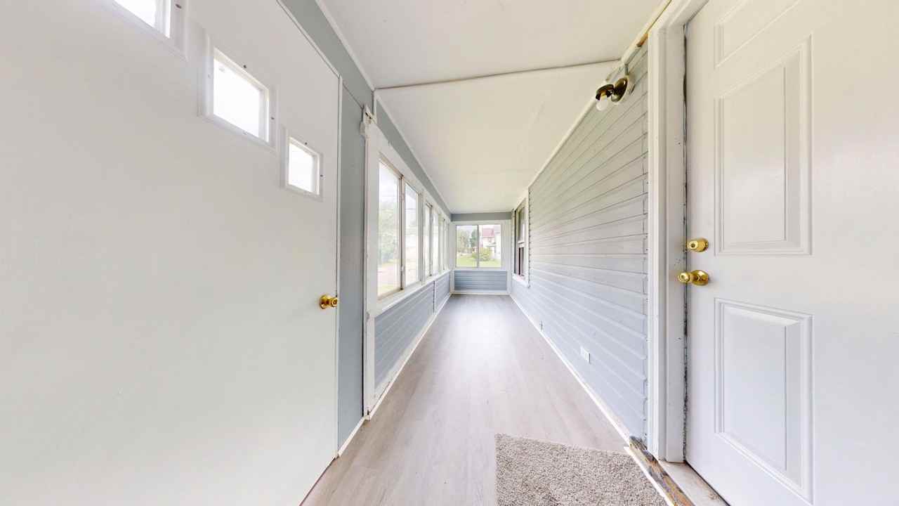 528 Johns Ave - Photo 2 of 15