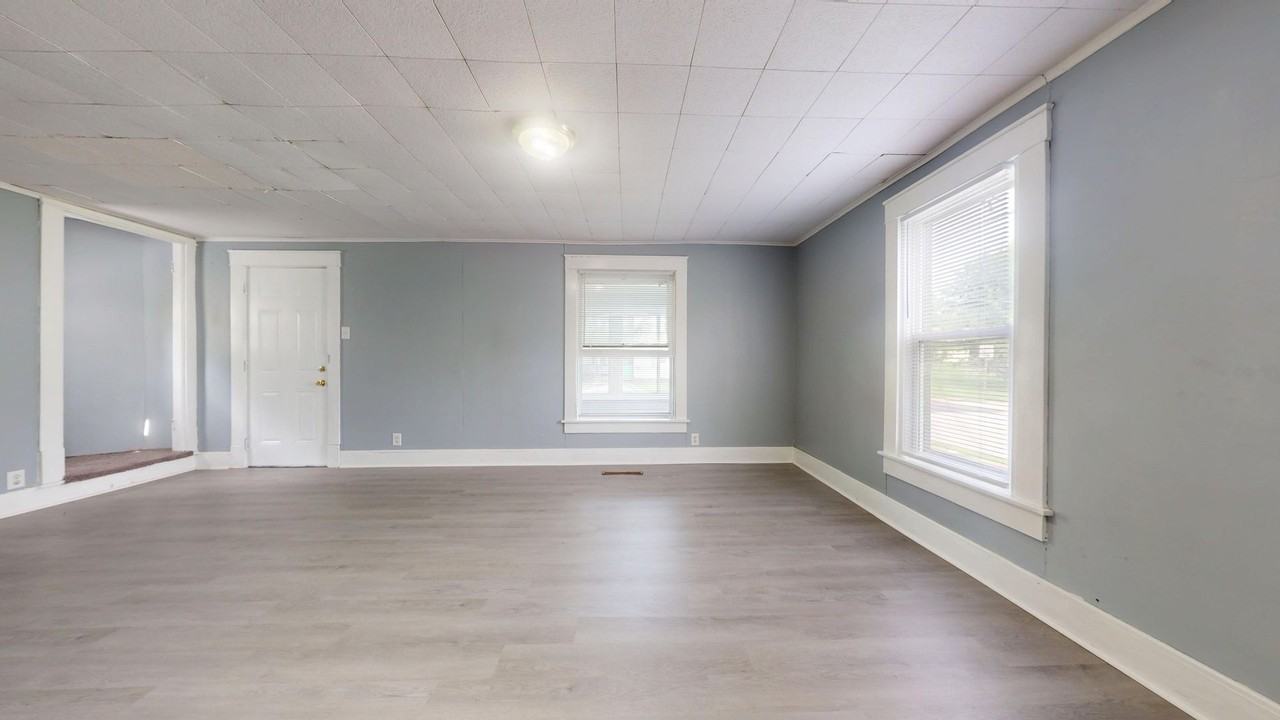 528 Johns Ave - Photo 5 of 15