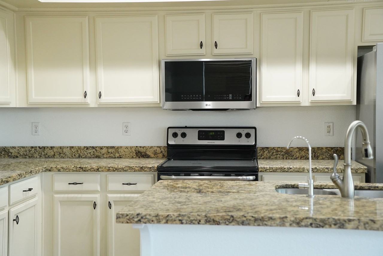 1231 N Firehouse Ct - Photo 5 of 45