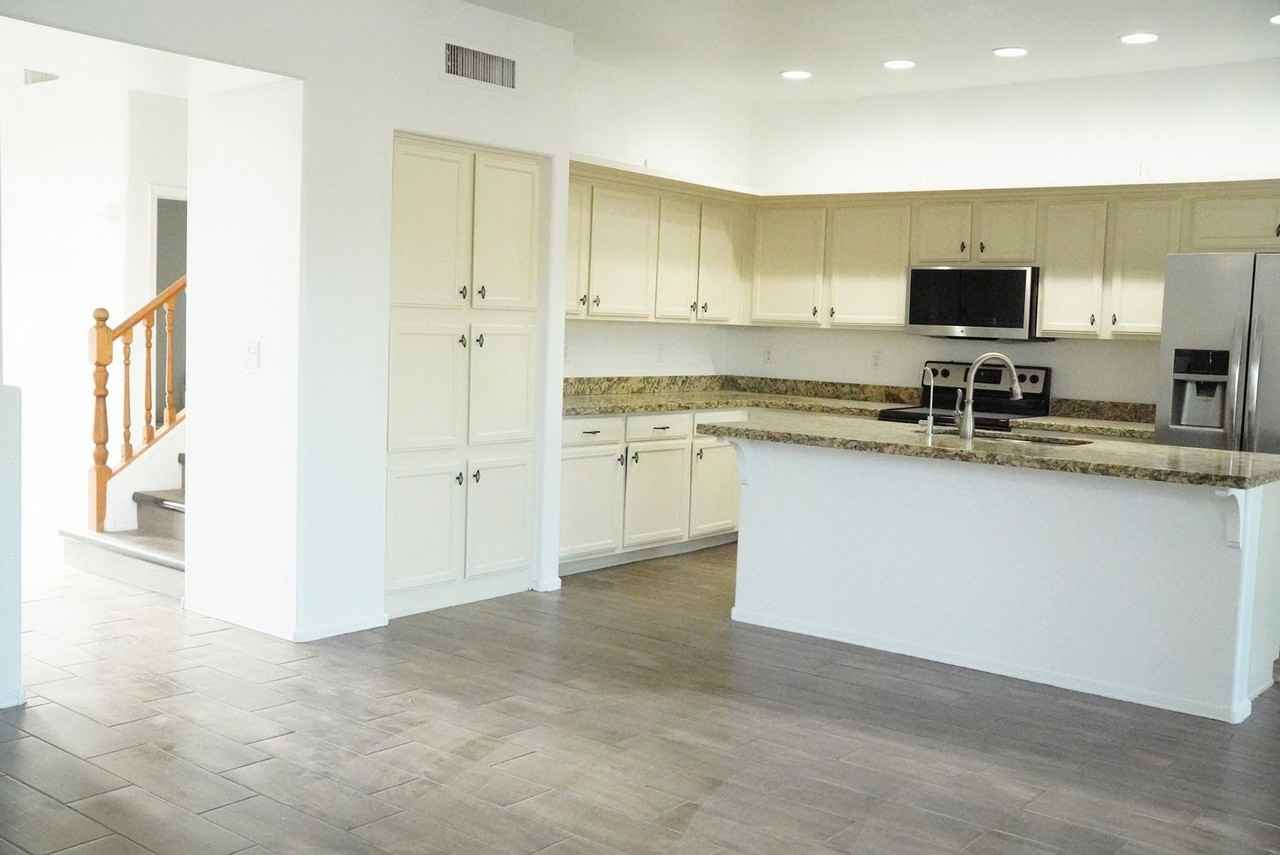 1231 N Firehouse Ct - Photo 6 of 45