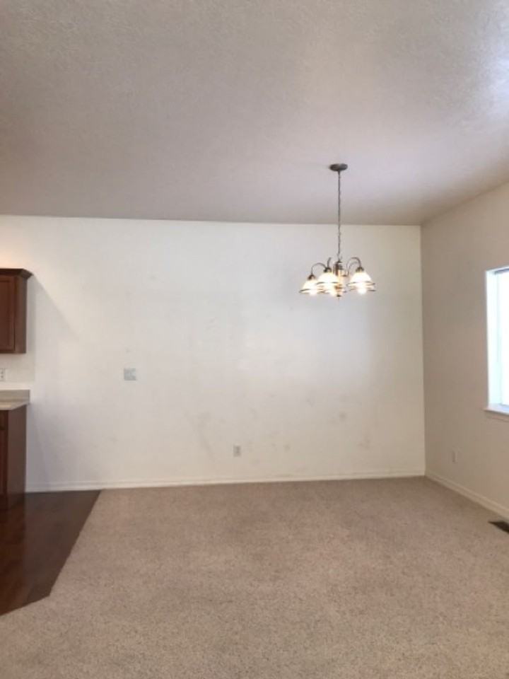 175 New Hampshire Way - Photo 4 of 12