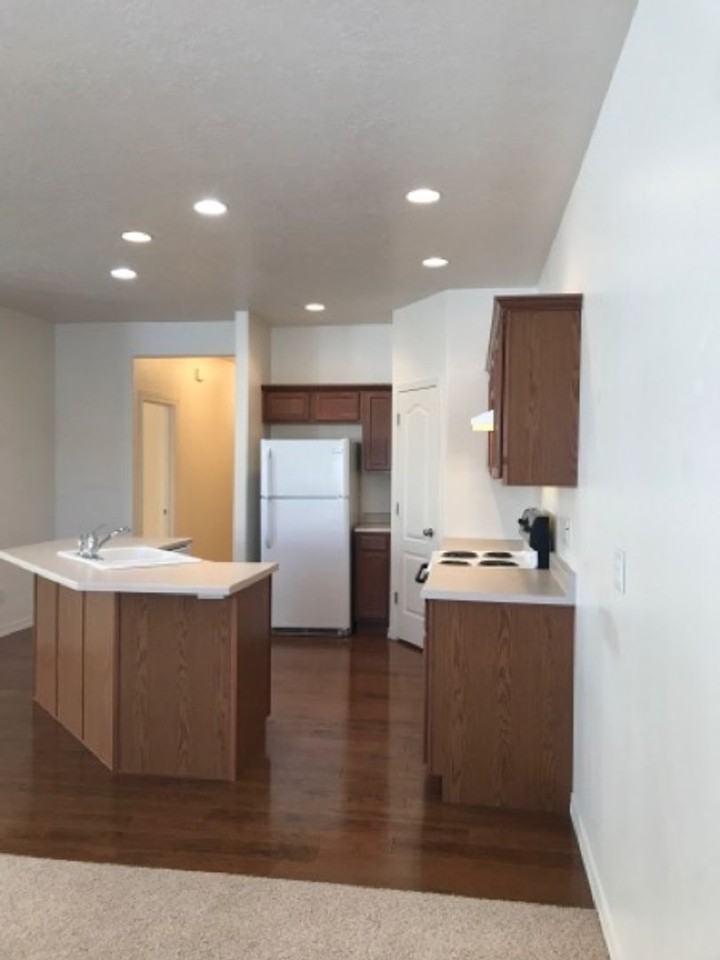 175 New Hampshire Way - Photo 5 of 12