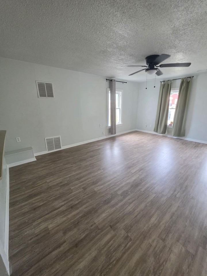 508 Truman St - Photo 2 of 13