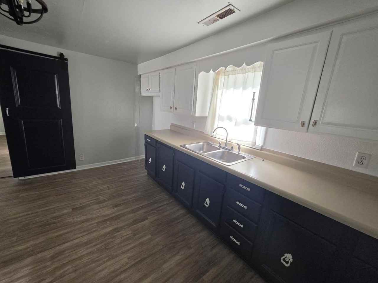 508 Truman St - Photo 4 of 13