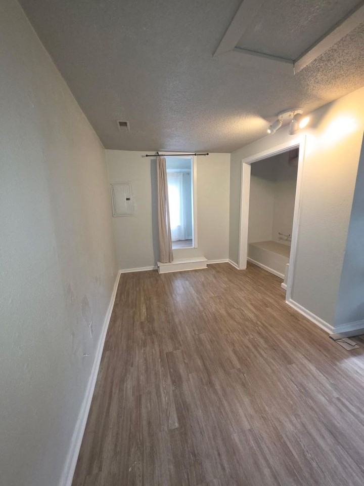 508 Truman St - Photo 6 of 13