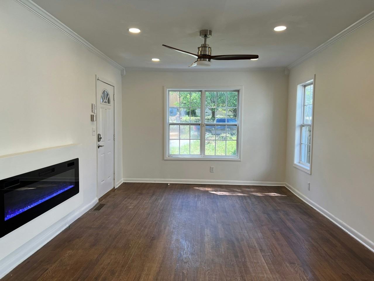 188 Clay Street Southeast - Photo 3 of 34