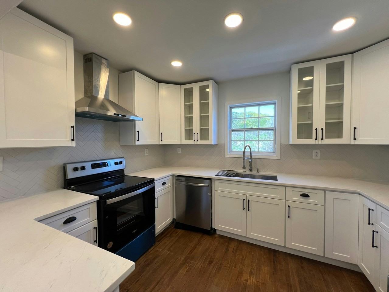 188 Clay Street Southeast - Photo 6 of 34