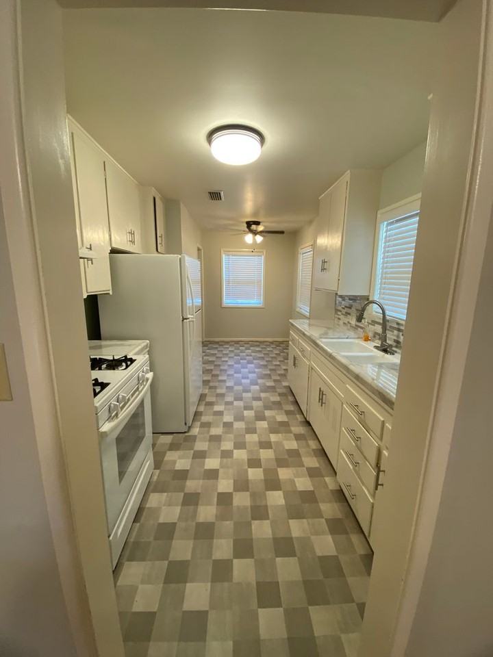 2637 Pine St - Photo 5 of 19
