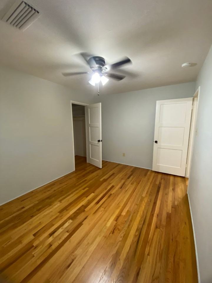 2637 Pine St - Photo 4 of 19