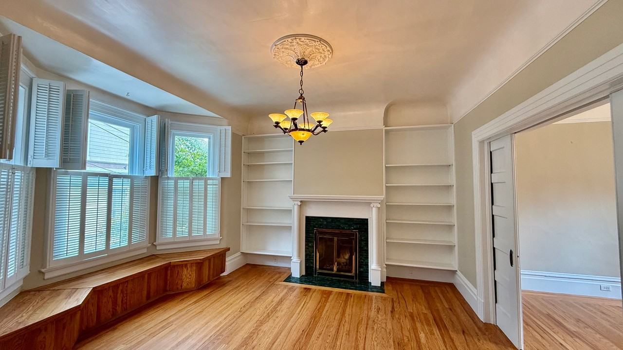 33 Lloyd St - Photo 3 of 50