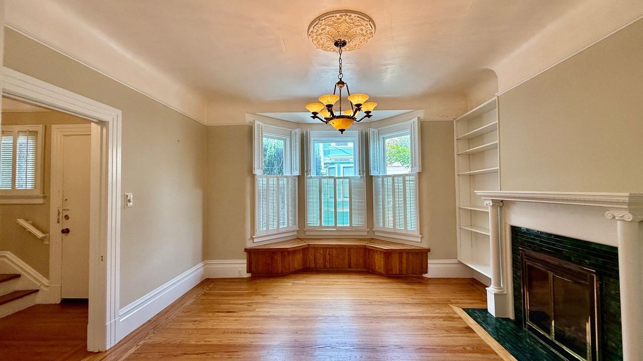33 Lloyd St - Photo 4 of 50