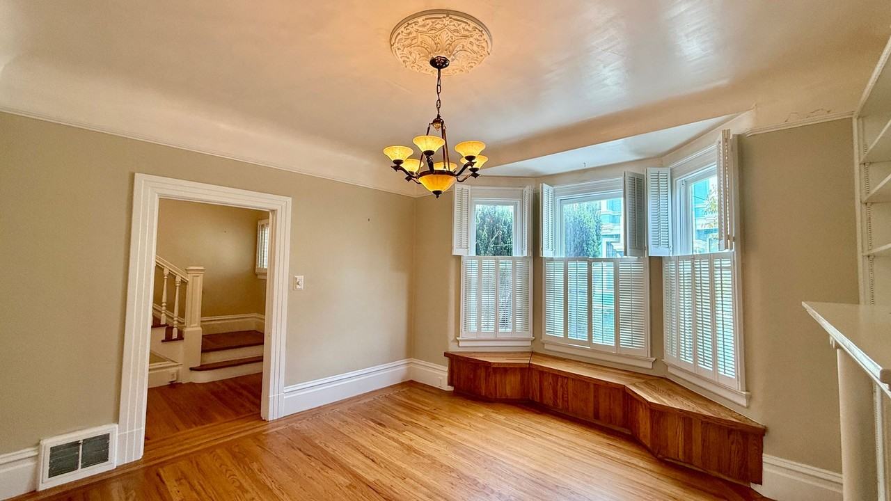 33 Lloyd St - Photo 5 of 50