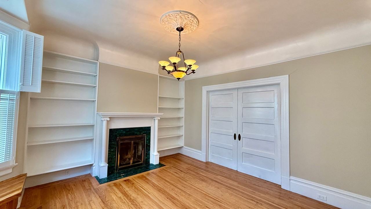 33 Lloyd St - Photo 7 of 50