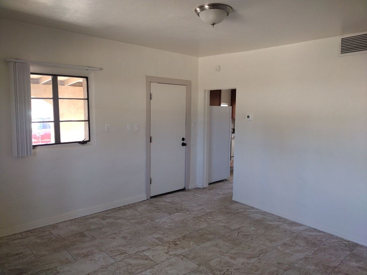 3327 E Flower St - Photo 4 of 17