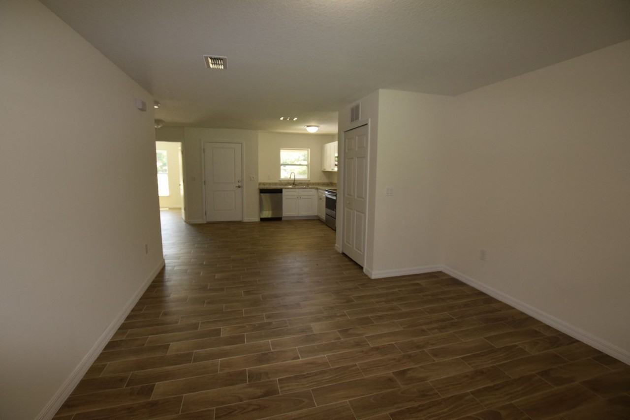 2318 W Cannon Ter Nw #B - Photo 7 of 20