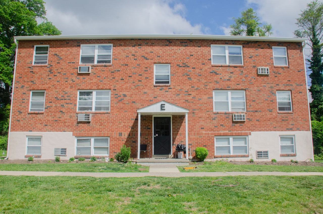 Springwood Garden Apartments - Photo 2 of 28