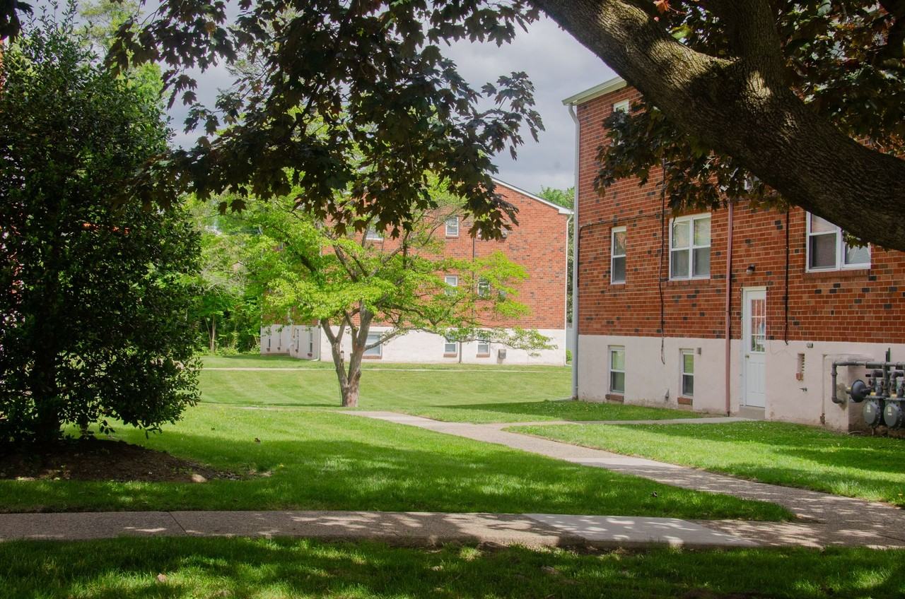 Springwood Garden Apartments - Photo 5 of 28